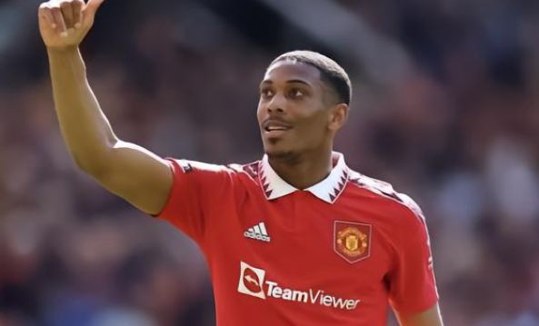 尤其是在持 尤其是在持