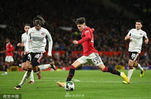 里尼表現出 里尼表現出